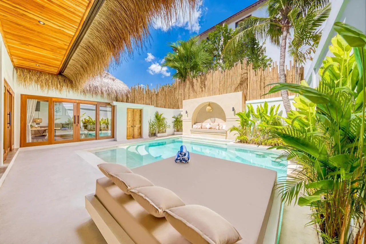 Villa Waikiki - Brand New 4Bdr With Huge Pool Seminyak