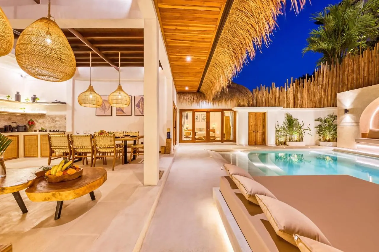 Villa Waikiki - Brand New 4Bdr With Huge Pool Seminyak