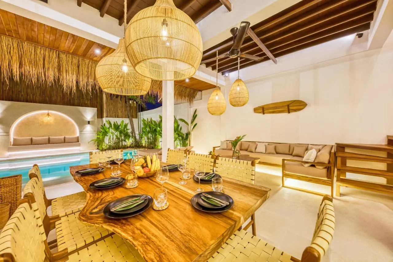 Villa Waikiki - Brand New 4Bdr With Huge Pool Seminyak