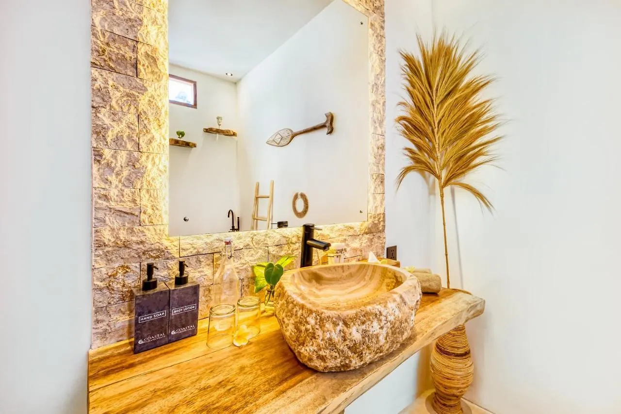 Villa Waikiki - Brand New 4Bdr With Huge Pool Seminyak Indonezja