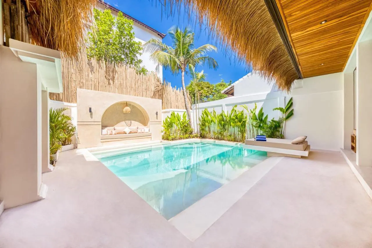 Villa Waikiki - Brand New 4Bdr With Huge Pool Seminyak