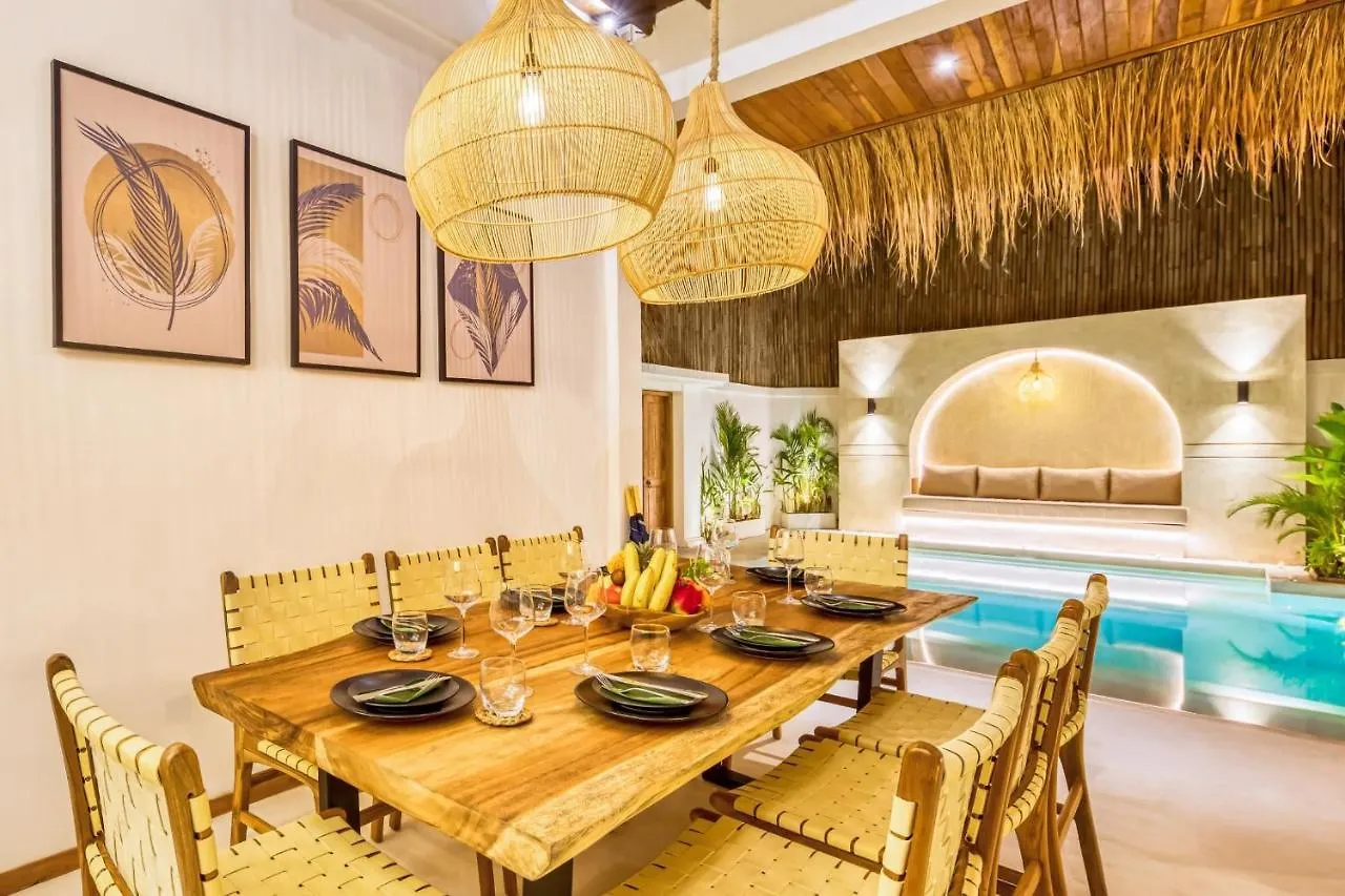 Villa Waikiki - Brand New 4Bdr With Huge Pool Seminyak Indonezja