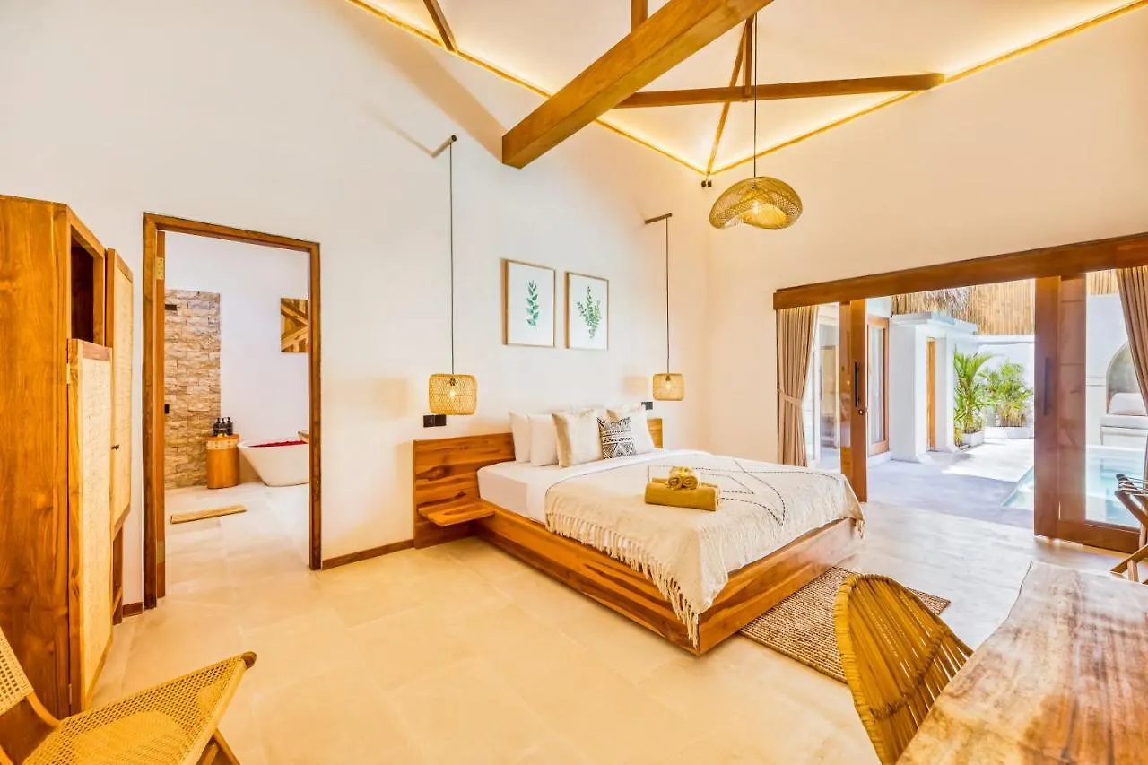 Villa Waikiki - Brand New 4Bdr With Huge Pool Seminyak
