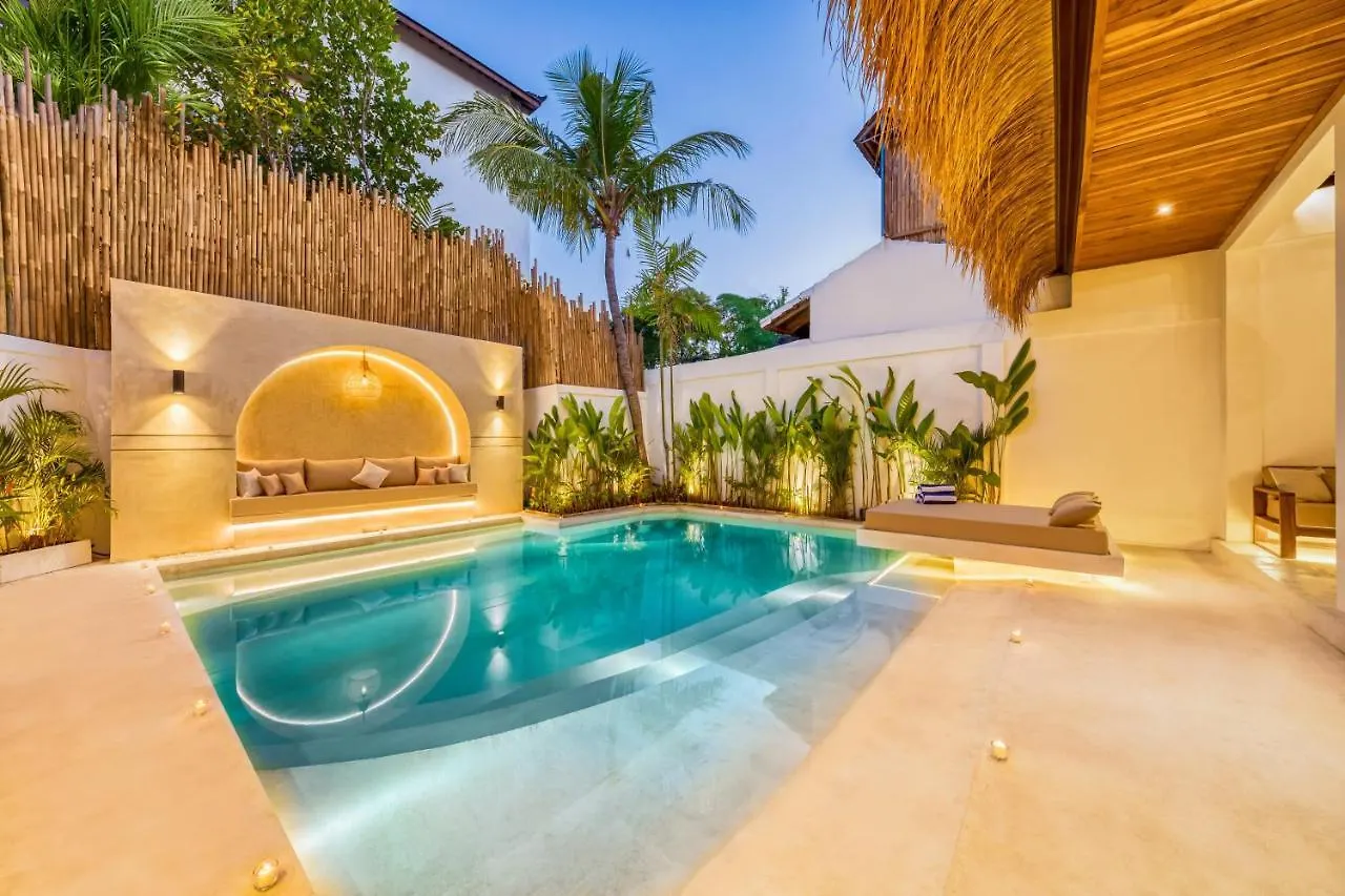Villa Waikiki - Brand New 4Bdr With Huge Pool Seminyak 0*,